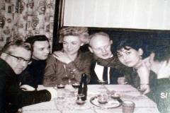 1_ampuette-historic-people-02-guests-03-tisch